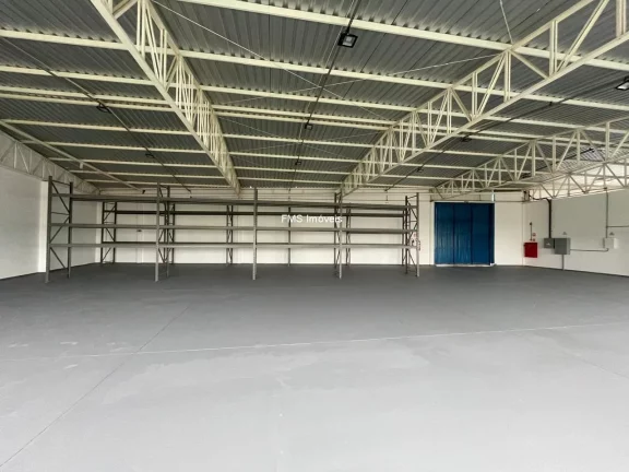 Imagem Galpão com 650m2 para locação em Barueri - SP.