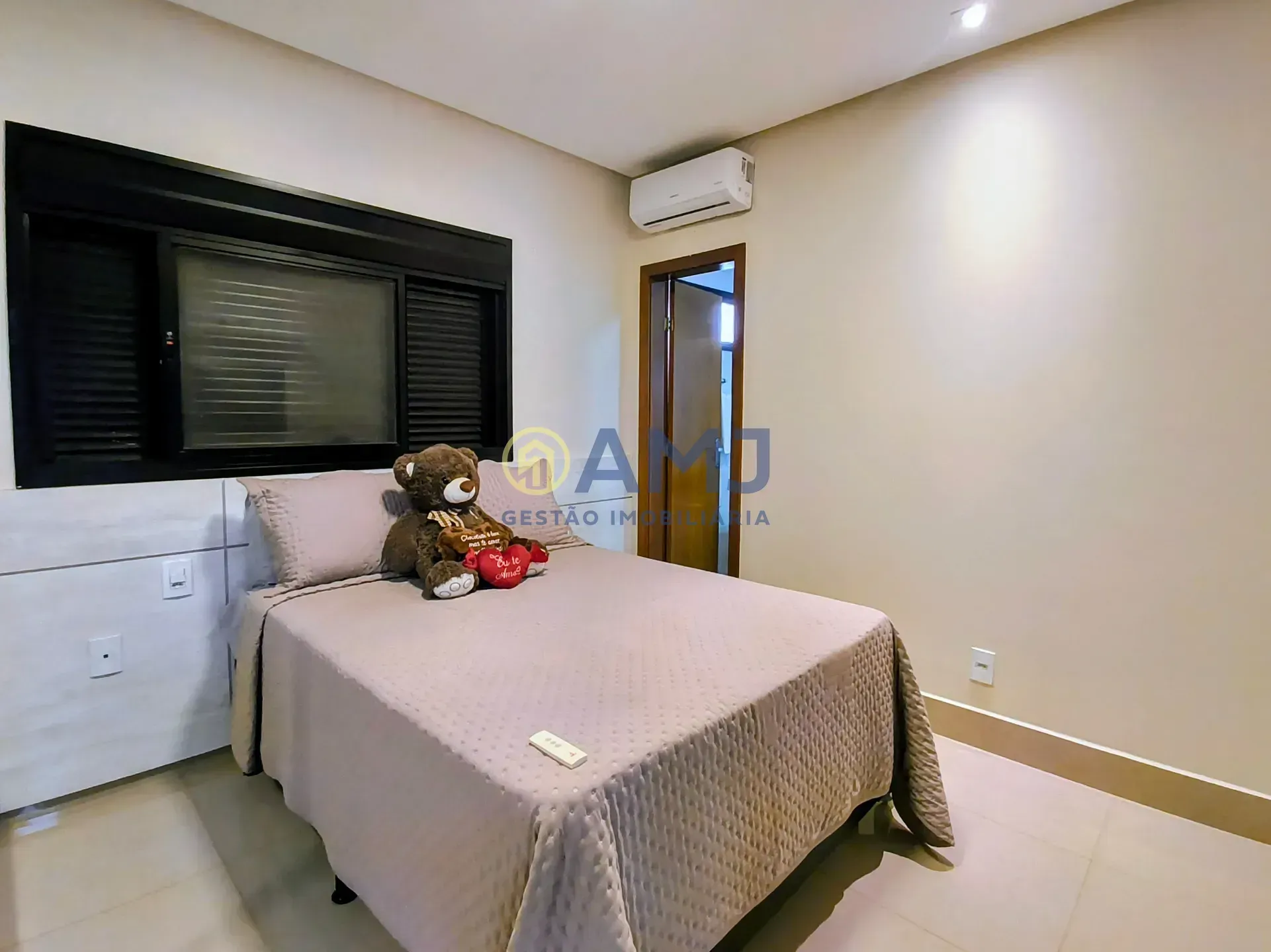 Imagem Sobrado à venda no Residencial Goiânia Golfe Clube- Portal do Sol Green
