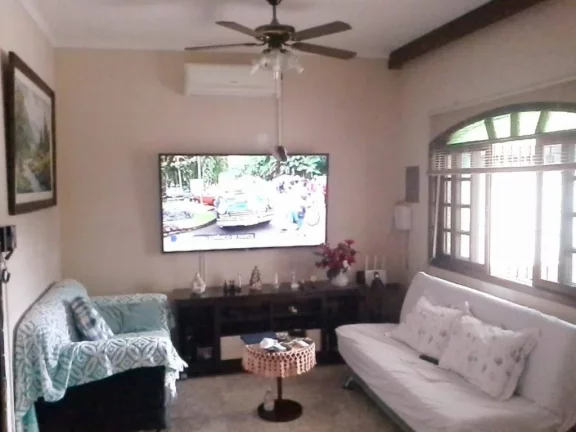 Imagem Sobrado com 4 dormitórios à venda, 216 m² por R$ 750.000,00 - Caiçara - Praia Grande/SP