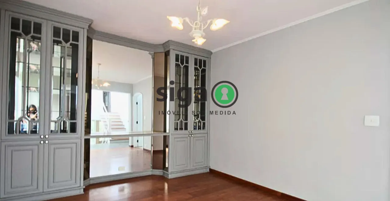 Imagem Casa de condomínio à venda com 265m², 3 quartos e 4 vagas no Panamby