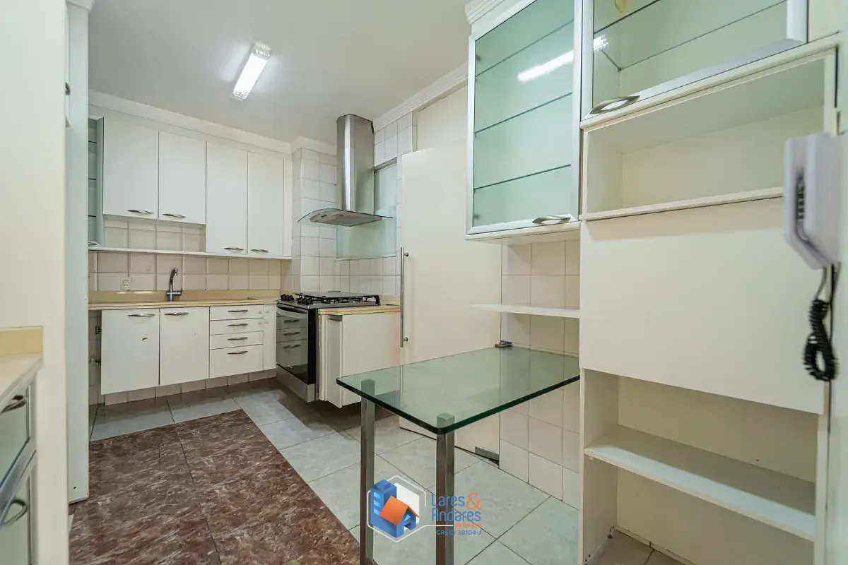 Imagem Apartamento para venda em Moema com 4 quartos, sendo 1 suíte, 104m²