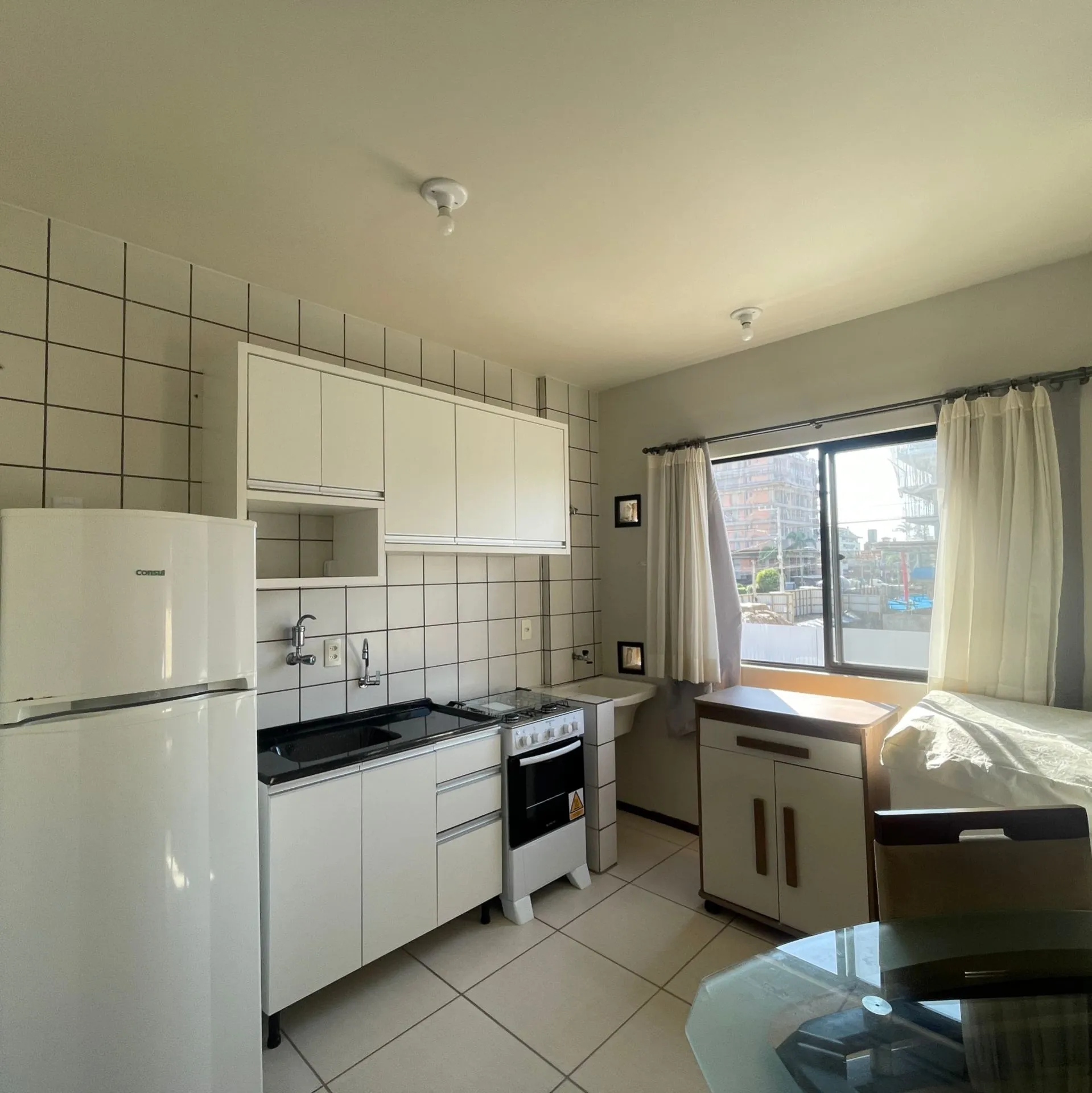 Imagem Apartamento de um dormitório, semimobiliado, para locação anual em Jurerê