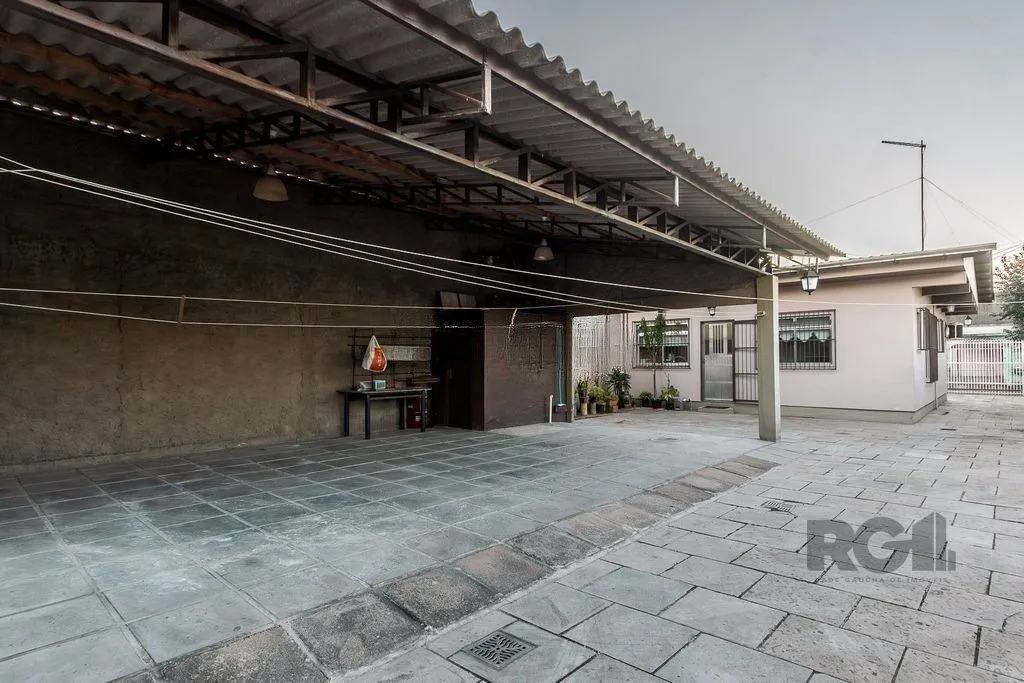 Imagem Casa de 4 dormitórios no bairro Santa Rosa de Lima