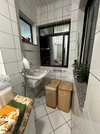 Imagem Apto 2 quartos, 2 banheiros, fechamento de varanda, armários cozinha,1 vaga