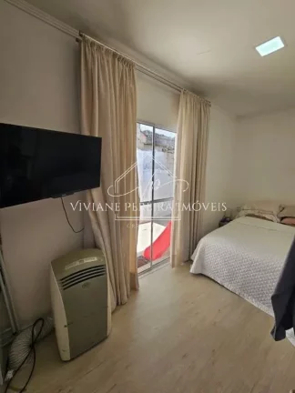 Imagem Casa à venda em Osasco-SP, bairro Santa Maria: 2 quartos, 1 banheiro, 2 vagas de garagem, 125m² de área. ¡Agende sua visita!