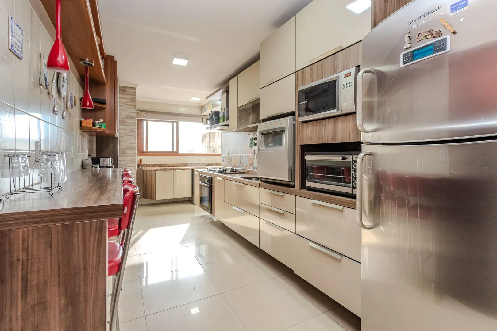 Imagem Apartamento no bairro Menino Deus de 4 dormitórios e vaga