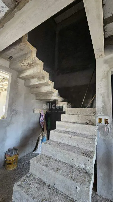 Imagem Excelente Oportunidade de Investimento em Condomínio Completo! Casa à venda no Delta Ville - Biguaçu/SC