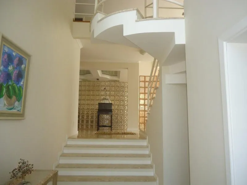 Imagem Casa em Condomínio de Luxo no Jardim Paiquerê, Valinhos-SP: 3 Quartos, 3 Suítes, 3 Salas, 5 Banheiros, 495m². Confira!