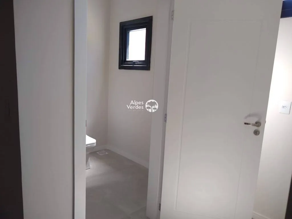 Imagem Vende-se sala comercial no centro de Canela- 68m2- Valor R$800,00