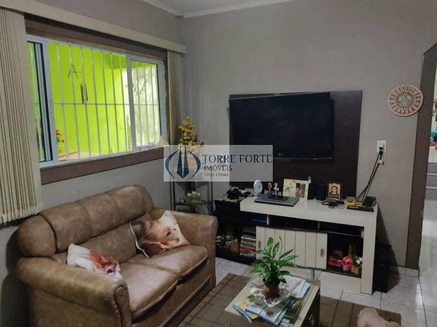 Imagem Bela casa 2 dormitórios 2 banheiros e 2 vagas na Vila Matilde