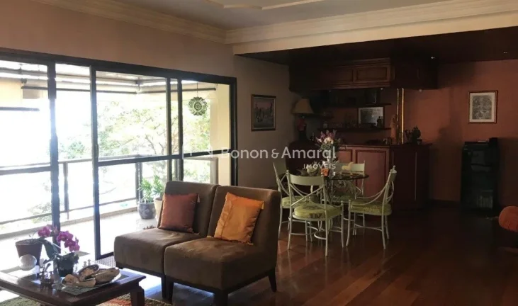 Imagem Apartamento a venda no bairro Cambuí em Campinas.
Localizado em rua tranquila e arborizada no miolo...