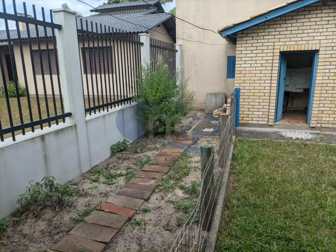 Imagem Casa á venda com 3 dormitórios na Bela Torres em Passo de Torres/SC
