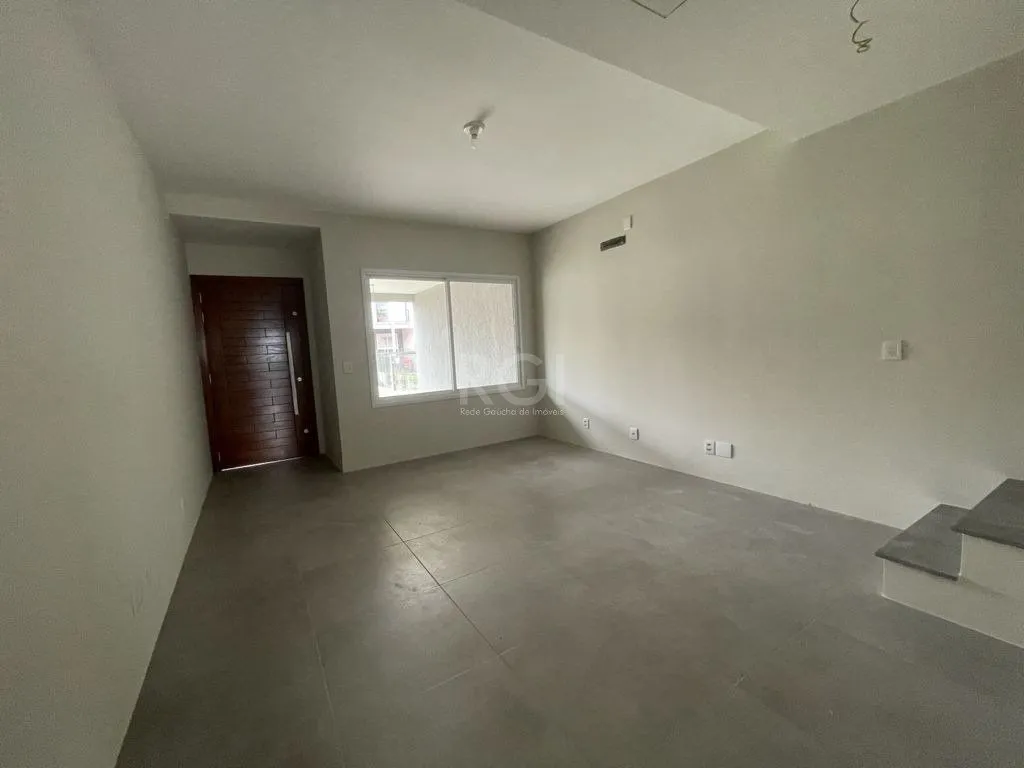 Imagem Casa 3 dormitórios, sendo 1 suites, 2 vagas - Guarujá, Porto Alegre RS