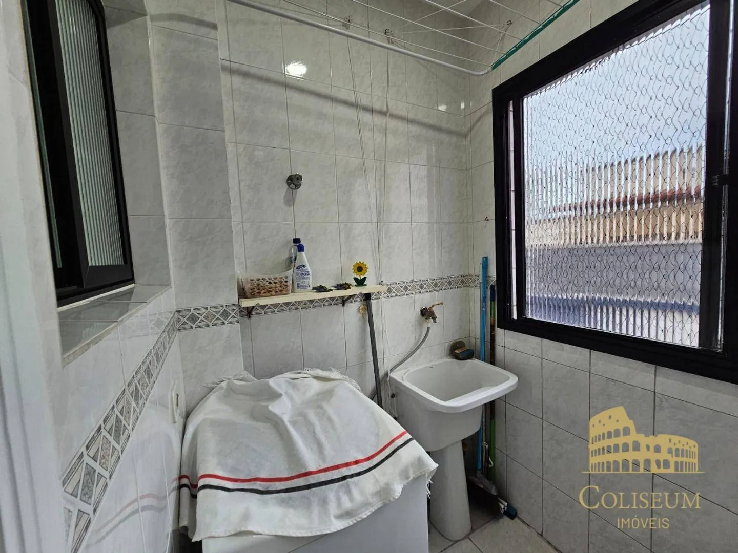Imagem Apartamento com 1 dormitório à venda, 57 m² por R$ 335.000,00 - Vila Assunção - Praia Grande/SP