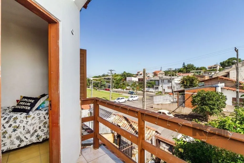 Imagem Casa de 117m² - 3 dormitórios e 1 vaga no bairro Hípica