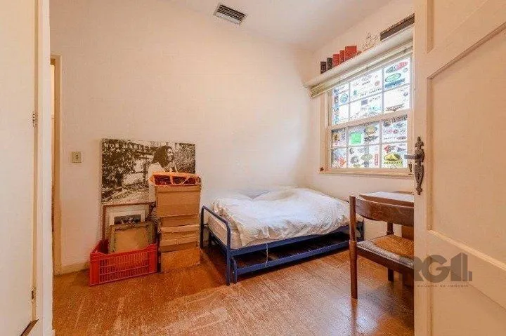 Imagem Casa com 3 dormitórios, 153 m² no bairro Vila Conceição, zona sul de Porto Alegre/RS.