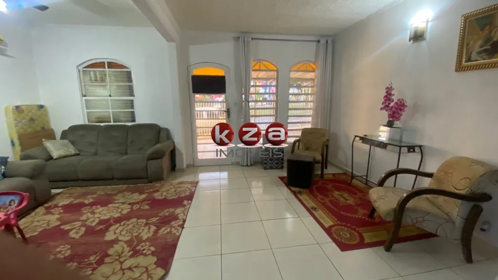 Imagem Imperdível oportunidade: Casa à venda em Valinhos-SP, bairro Jardim Santo Antônio! 2 quartos, 1 suíte, 1 sala, 3 banheiros, 3 vagas de garagem, 163 m².