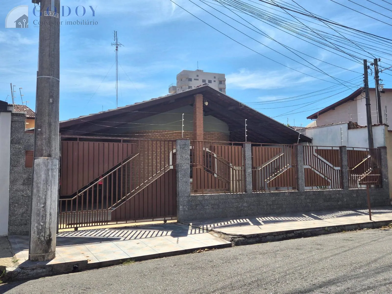 Imagem Casa Térrea no Centro - Ideal para Moradia ou Comércio