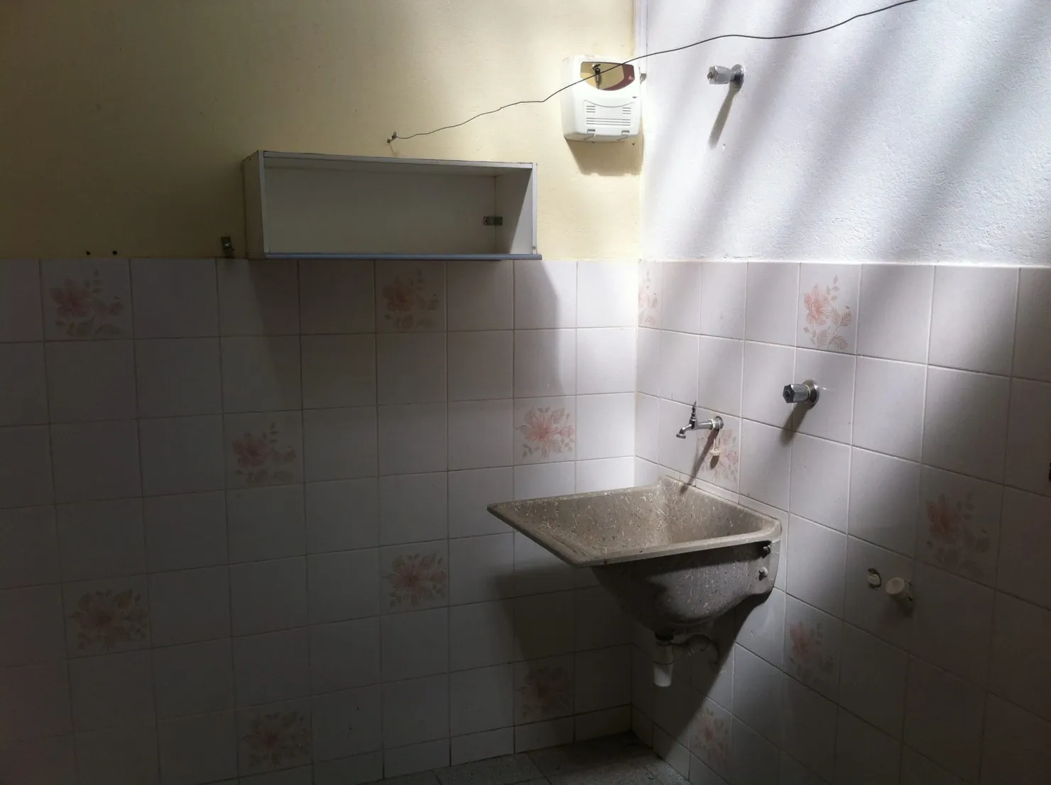 Imagem Casa à venda 3 Quartos, 1 Suite, 3 Vagas, 300M², Vila Rica, Pindamonhangaba - SP