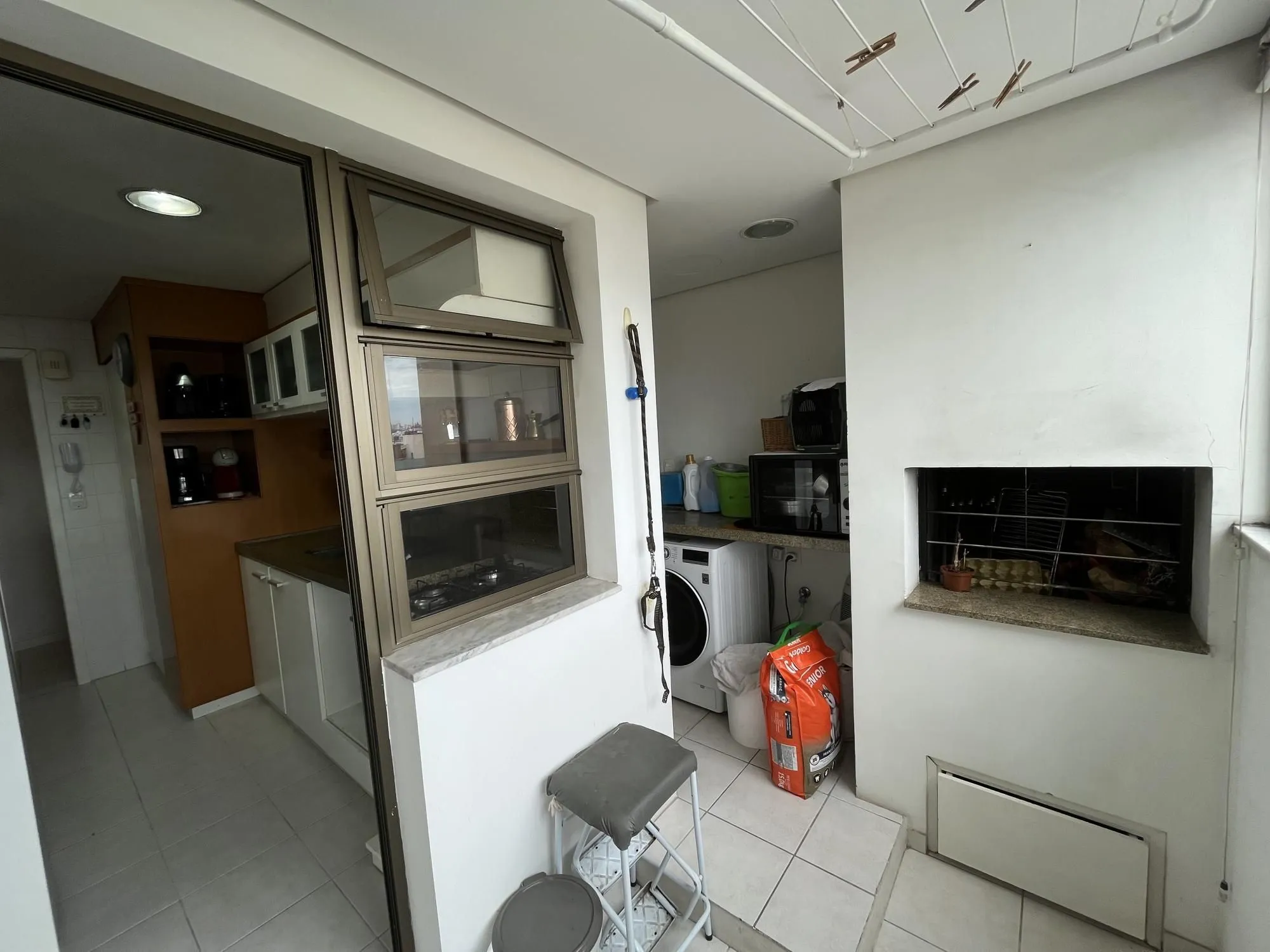 Imagem Apartamento de três dormitórios, suíte e uma vaga de garagem no bairro Santana