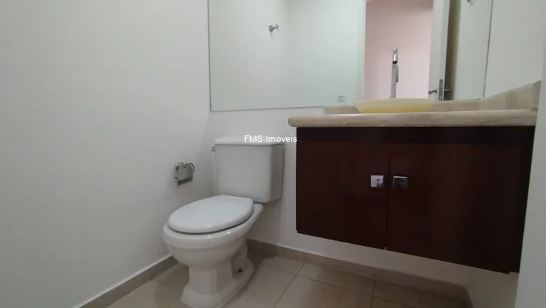 Imagem Aluguel de Apartamento em Pinheiros com 3 Quartos sendo 1 Suíte, 4 Banheiros, 2 Vagas de Garagem.