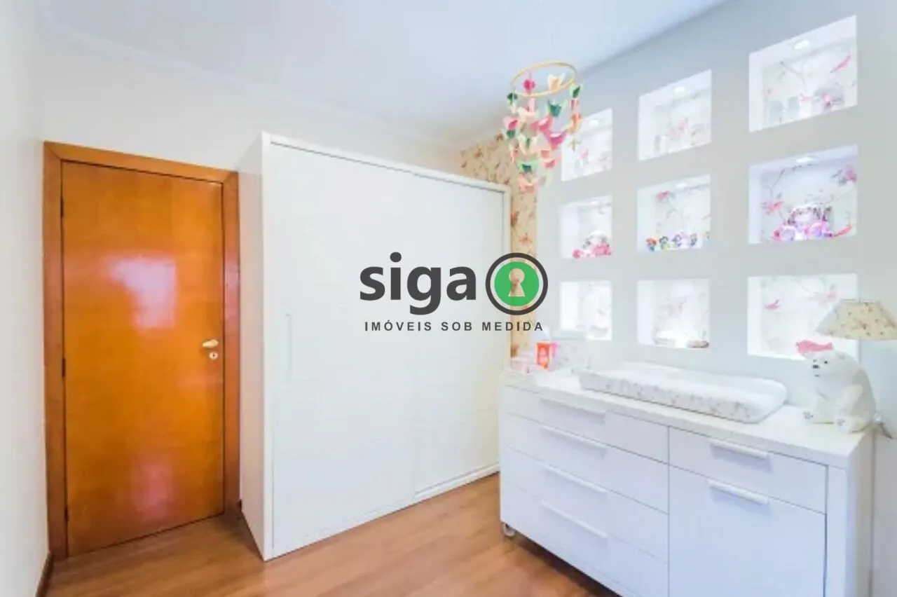 Imagem CASA DE ALTO PADRÃO COM 4 SUÍTES PARA VENDA PRÓXIMA AO METRÔ