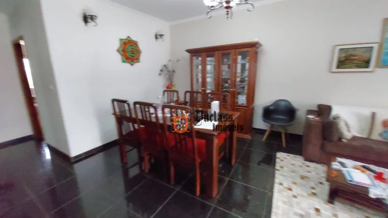 Imagem Casa com 3 dormitórios à venda, 202 m² por R$ 1.150.000,00 - Alvinópolis - Atibaia/SP