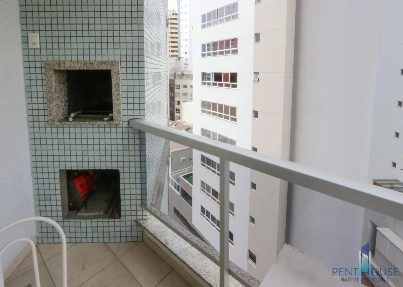 Imagem Apartamento Quadra Mar para Venda em Balneário Camboriú, CENTRO, 2 dormitórios, 2 suítes, 3 banheiros, 1 vaga