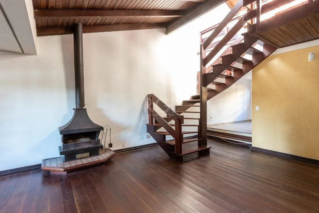 Imagem Casa para Venda - 280m², 3 dormitórios, sendo 1 suites, 2 vagas - Espirito Santo