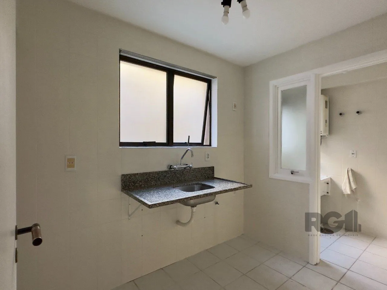 Imagem APARTAMENTO GARDEN, 2 DORMITÓRIOS E 1 VAGA DE GARAGEM COM ÓTIMA LOCALIZAÇÃO NO MOINHOS
