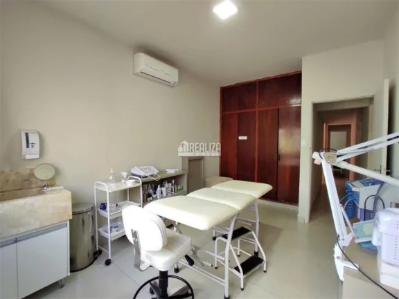 Imagem Espaçosa casa para alugar no bairro Vila Olímpica em Uberaba