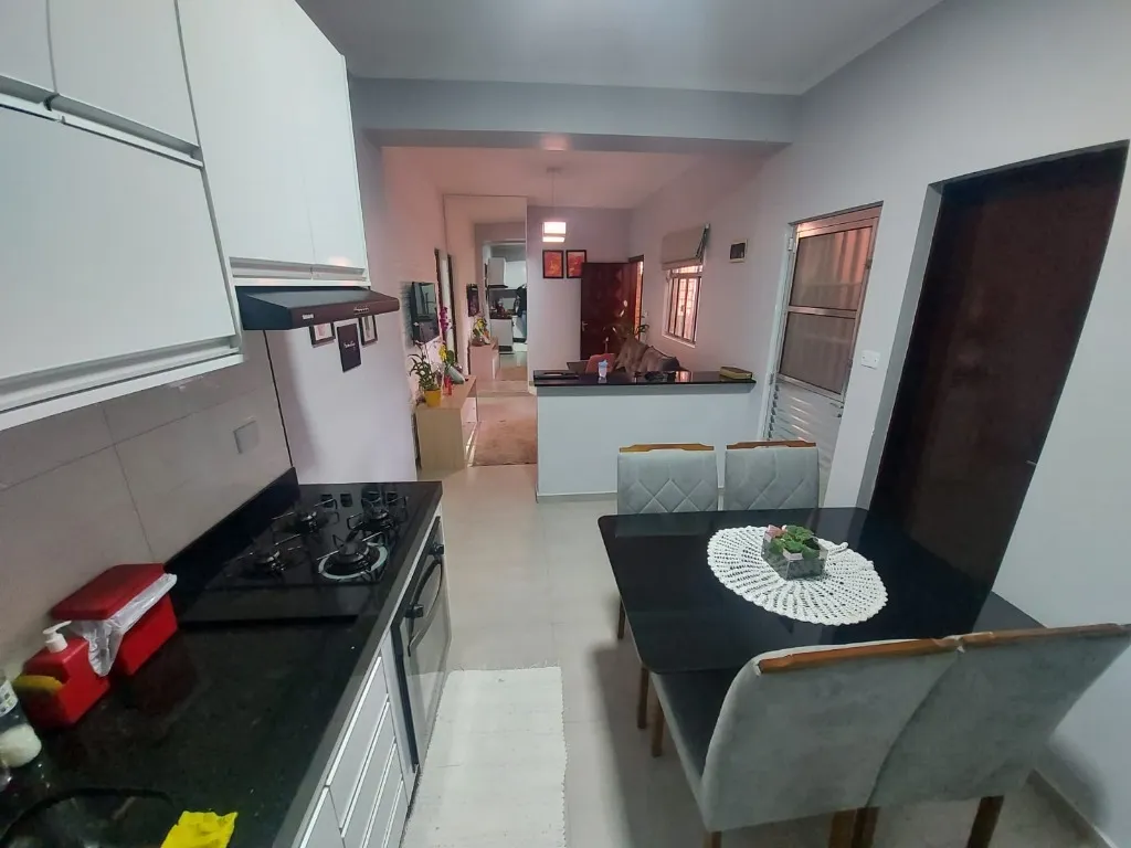 Imagem Imperdível casa à venda em Ribeirão Pires-SP, bairro Aliança: 4 quartos, 4 banheiros, 3 vagas, 335m² de área!