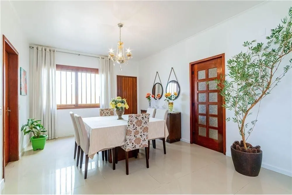 Imagem Ampla casa com 3 Dormitórios 293m² e Pátio amplo Próximo a Adda Mascarenhas