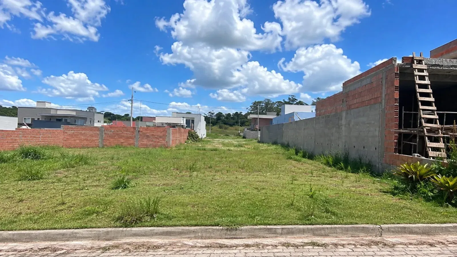 Foto do imóvel Terreno em Condomínio à Venda, 200 m² em Centro (Caucaia do Alto), Cotia - SP
