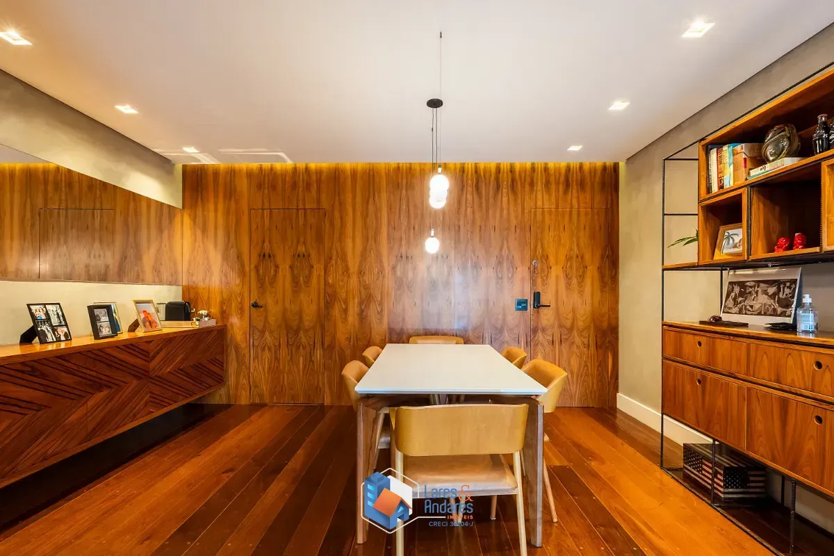 Imagem Cobertura para venda em Indianópolis com 3 quartos, sendo 1 suíte, 245m²