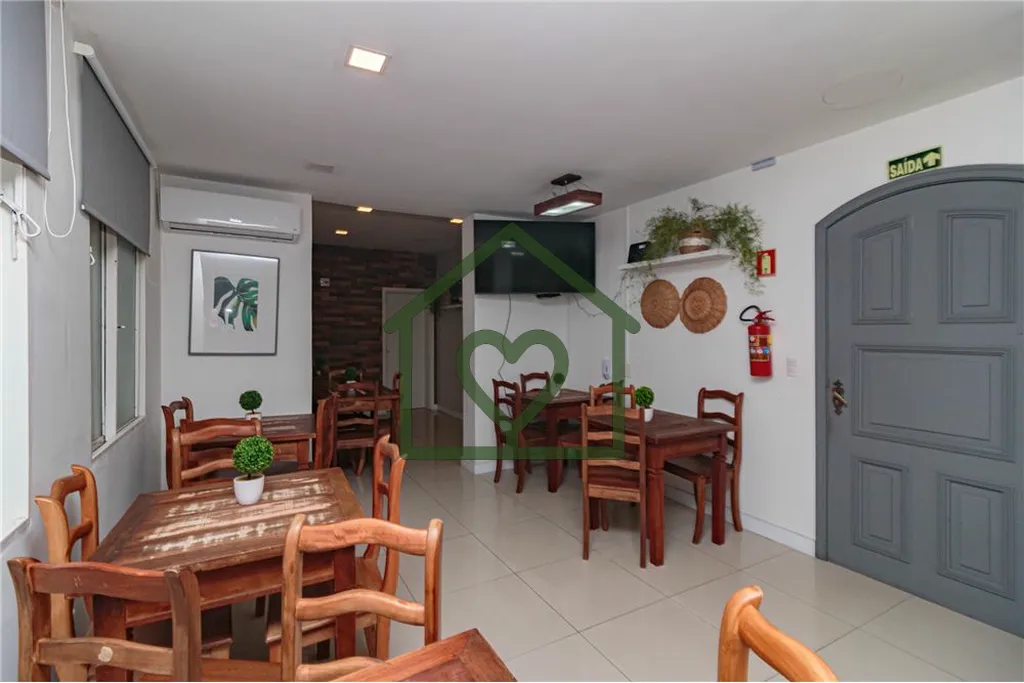 Imagem Amplo apartamento de 120m2, de frente, com 3 dormitÃ³rios, sendo 1 suÃ­te, vaga de garagem e dependÃ...