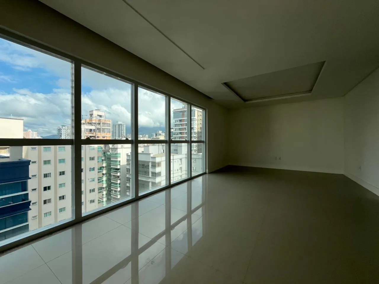 Imagem Apartamento à venda com 170m2 por R$ 2.800.000,00