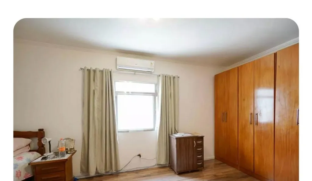 Imagem Casa à venda em São Paulo-SP, Canindé: 5 quartos, 2 banheiros, 2 vagas, 230m²! Confira já!