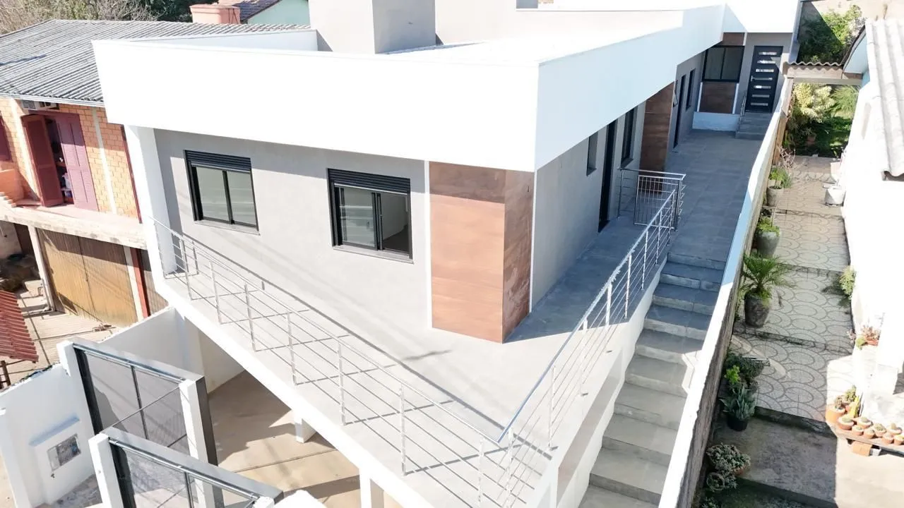 Imagem Casa 2 Dormitórios com Suíte | Garagem para 2 Carros | Ótima Localização em Canoas