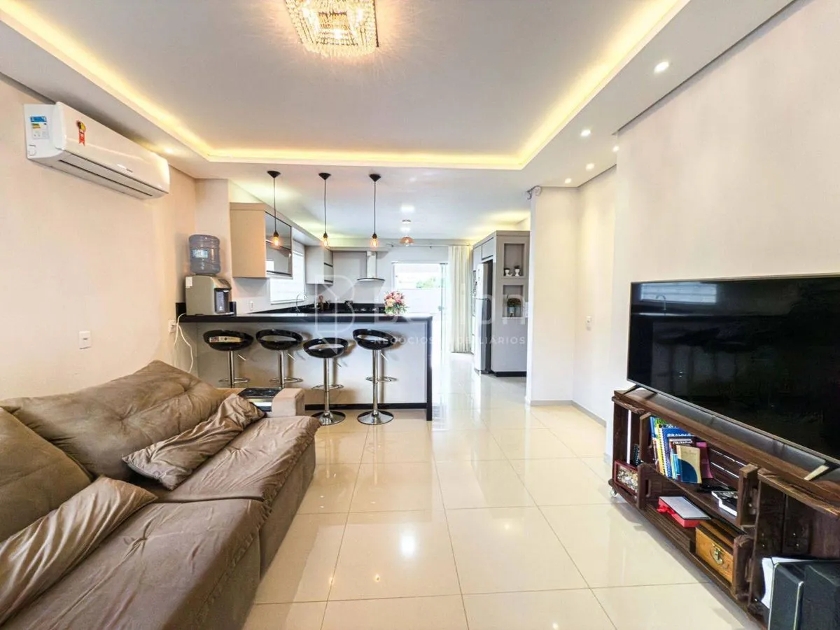 Imagem Casa com suíte no centro de Rodeio