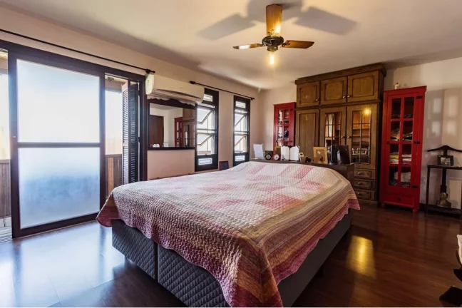 Imagem Casa para venda no bairro Guarujá em Porto Alegre