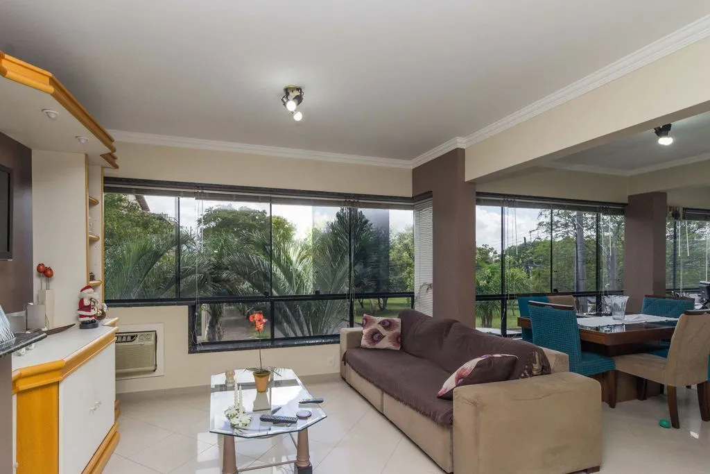 Imagem Apartamento de 3 dormitórios no bairro Jardim Itu Sabará - Porto Alegre