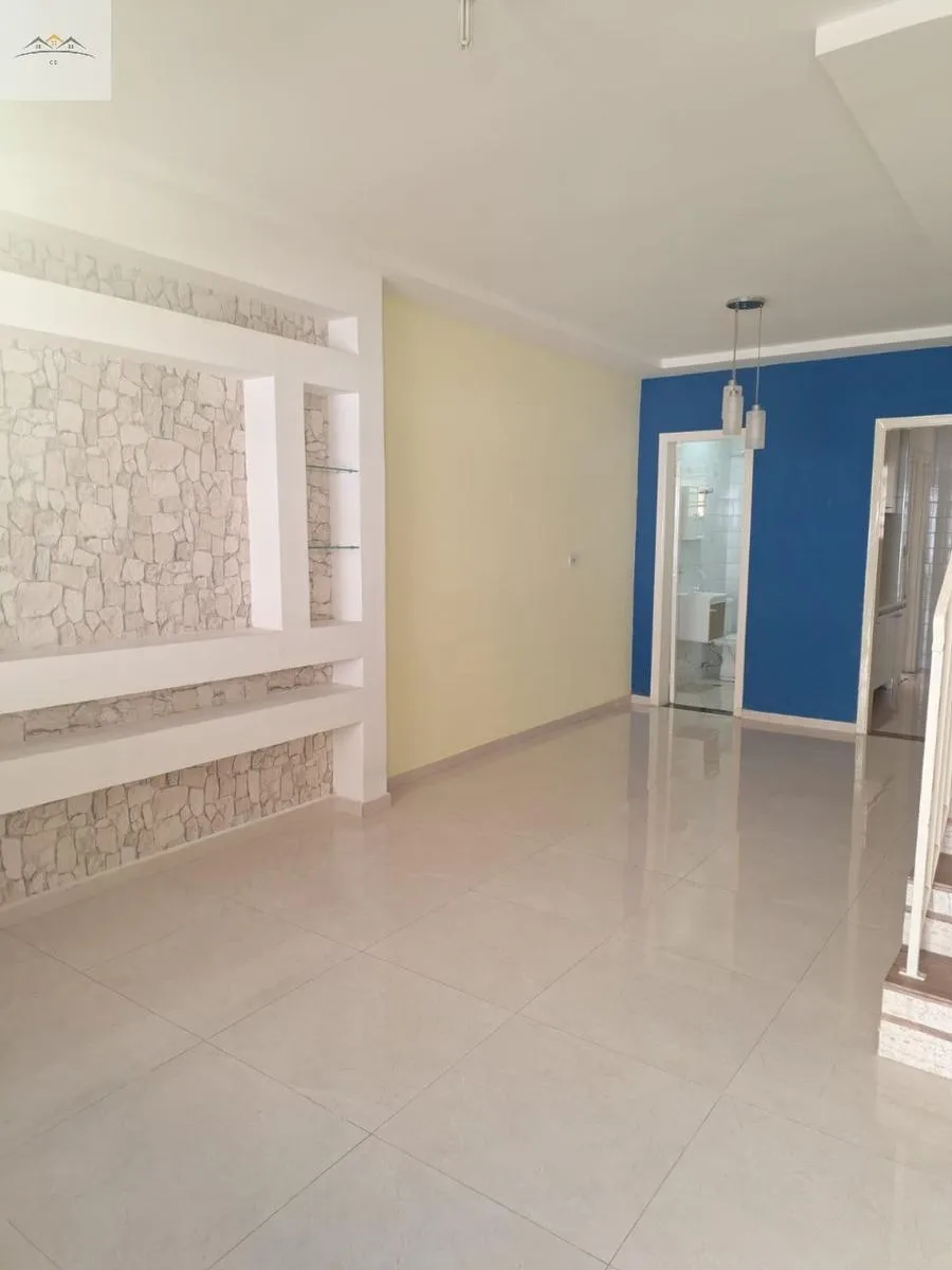 Imagem Sobrado em condomínio à venda na Vila Palmares, Santo André 2 dorm. 1 vg.