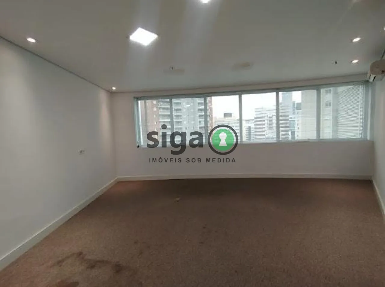 Imagem Conjunto Comercial a Venda e Locação em Cerqueira César com 166 m², Sem mobília.