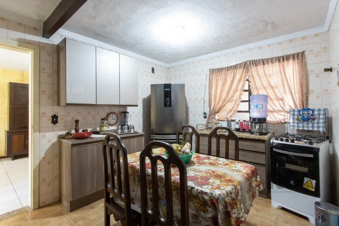 Imagem Sobrado para Venda - 170m², 3 dormitórios, sendo 1 suites, 2 vagas - Serraria