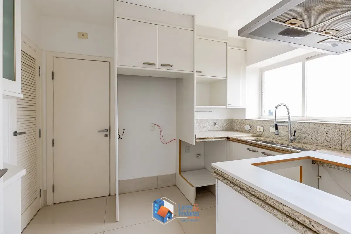 Imagem Triplex para venda em Vila Suzana com 4 quartos, sendo 4 suítes, 347m²