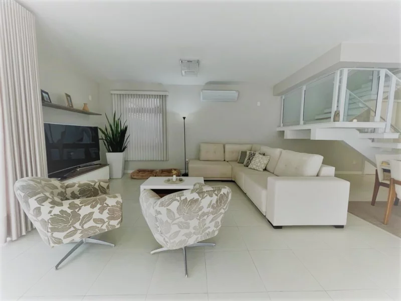 Imagem Casa à venda em Balneário Piçarras, Centro, com 3 quartos, 387m2