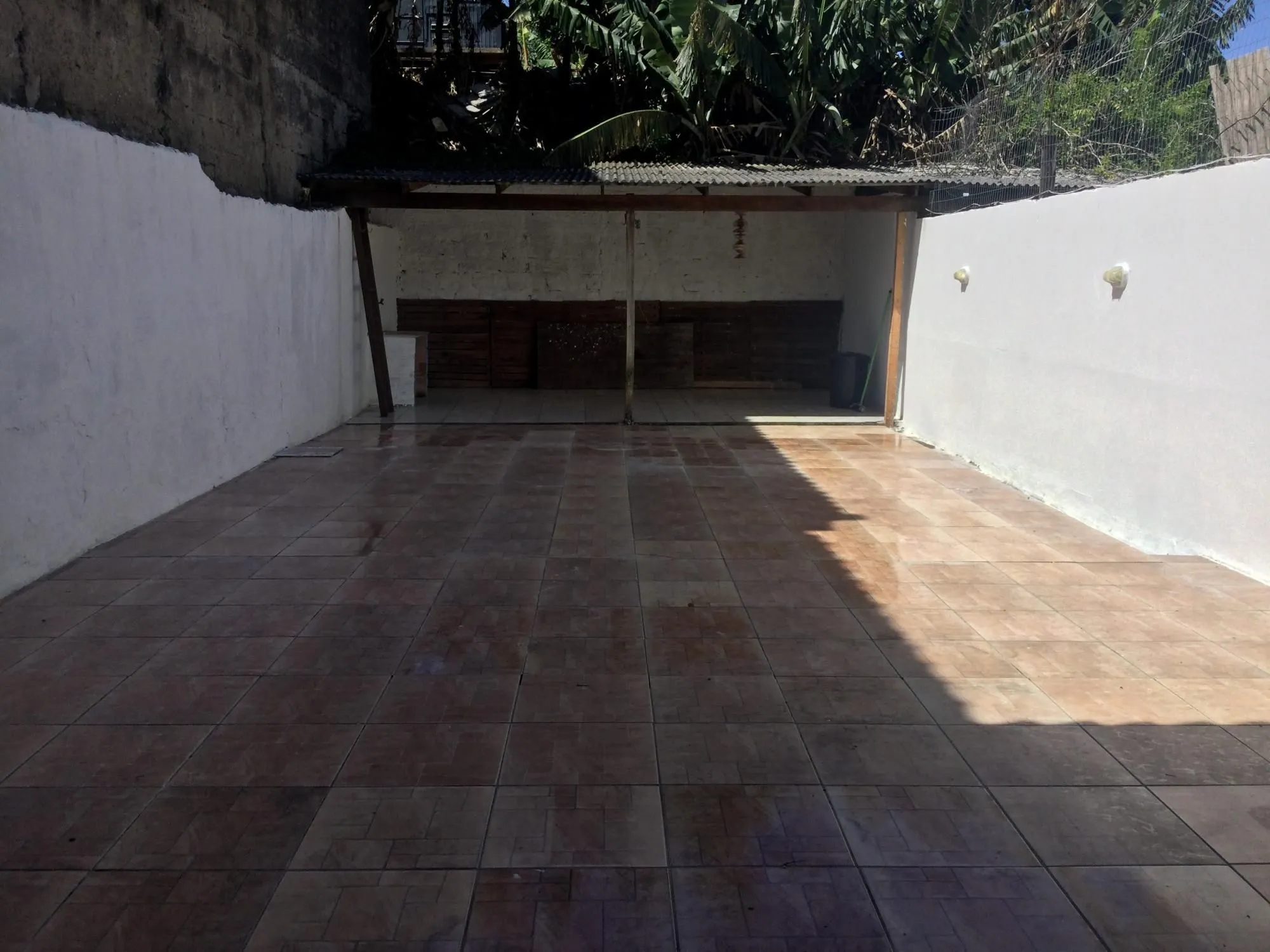 Imagem Oportunidade- Terreno com 300m² com duas casas!!!