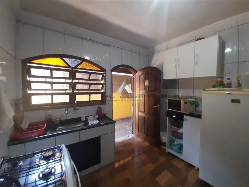 Imagem Casa na praia de Mongaguá bairro de moradores fixos, otima localização.