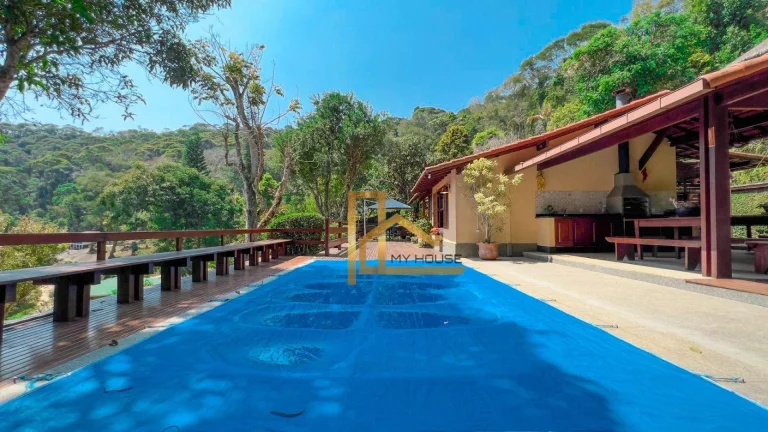 Imagem Casa linear com 3 quartos com suíte e terreno de 2.580 m² e Lazer privativo perto do centro de Teresópolis!